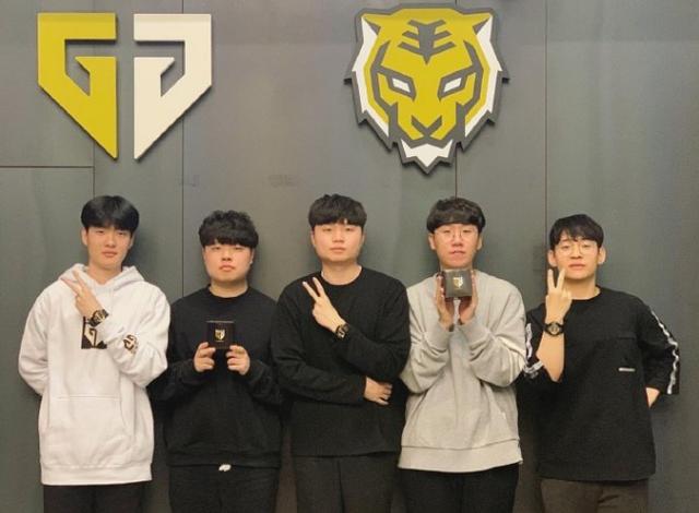 花3年制作 花3年制作